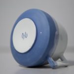 Tasse porcelaine bleue fabriquée par l'atelier terenko à vannes