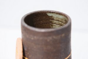 Vase en grès noir fabriqué par atelier terenko