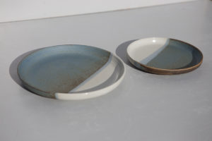 Duo assiette grès bleue, juliette lecuyer, céramique, Bretagne