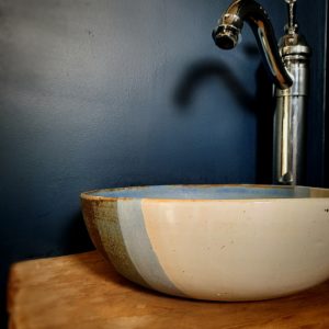 Lave main bleu, vasque toilette terenko