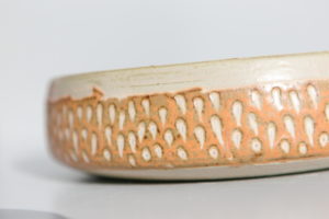 Plat pour cuisson au four artisanal en grès terra cotta Terenko, fabriqué à Vannes